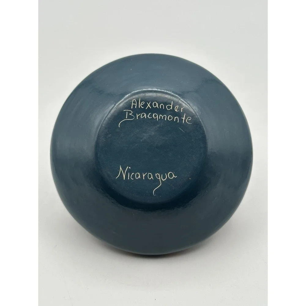 Vintage Alexander Bracamonte Pottery Nicaraguan Vase—Hand‑Thrown Studio Art Vase